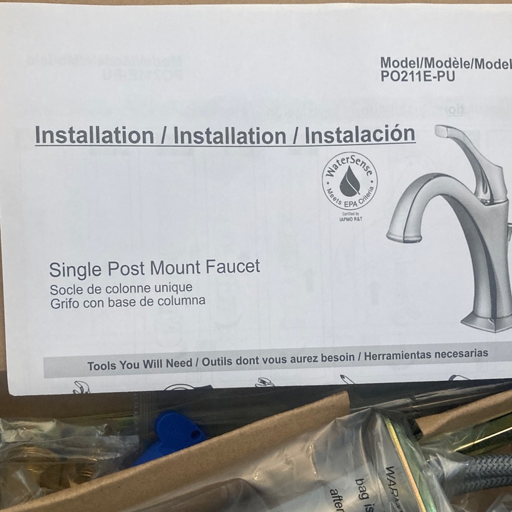 Modello  Silver Single Handle Faucet (MAKE ME AN OFFER)
